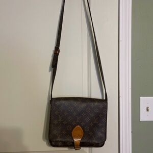 Authentic Louis Vuitton Monogram Crossbody (Vintage) – Good Used Condition